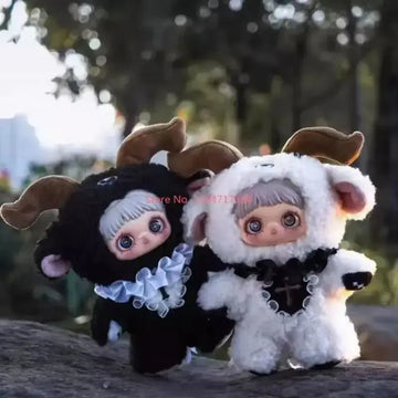 đČ Peluche Kawaii Maymei V2 â SĂ©rie Dark Forest | DĂ©cor de Bureau MystĂ©rieux