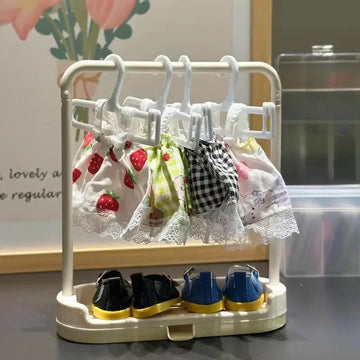 🧸 Labubu Mini Hangers – Lot de 10 Cintres avec Séchoir pour Poupées 17 cm