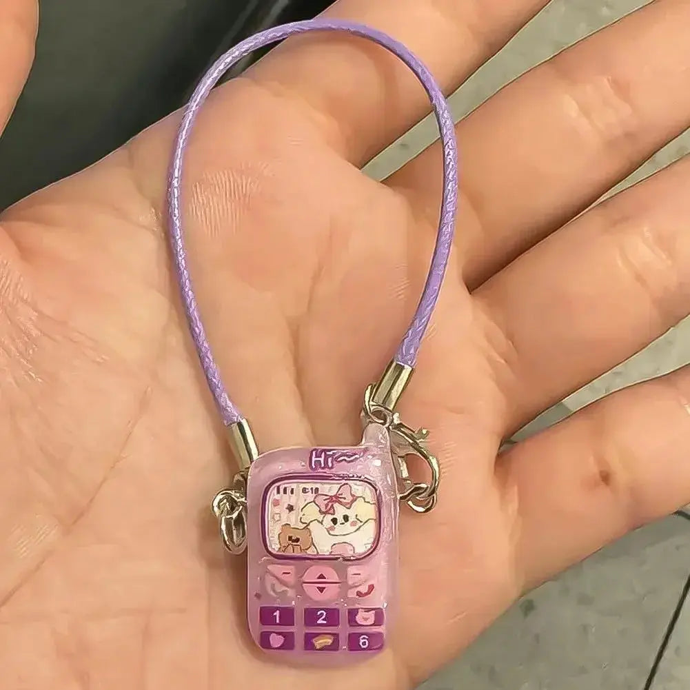 📱 Pendentif Mini Cartoon Labubu – L’accessoire qui fait toute la différence !